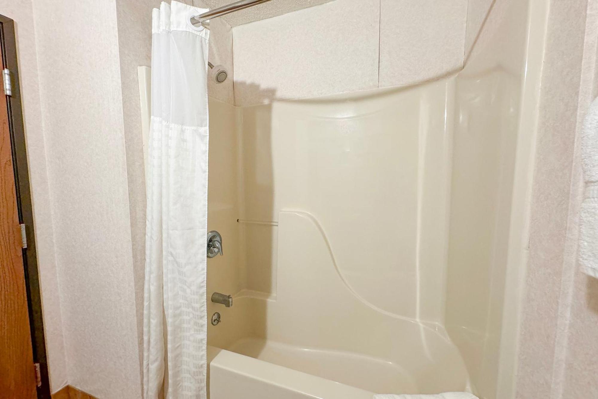 Fairbridge Inn & Suites Batavia-Darien Amusement Park Ngoại thất bức ảnh