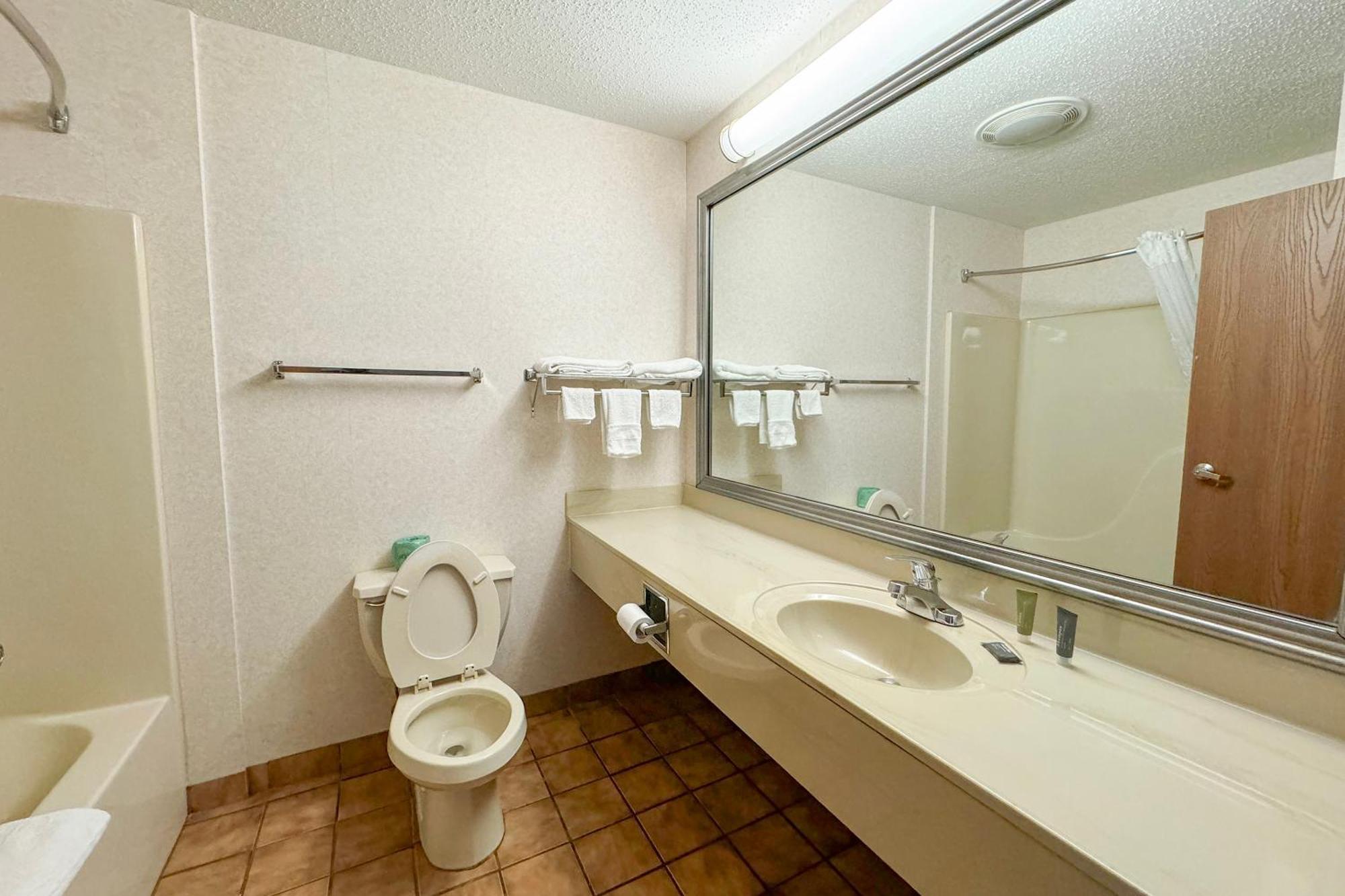 Fairbridge Inn & Suites Batavia-Darien Amusement Park Ngoại thất bức ảnh